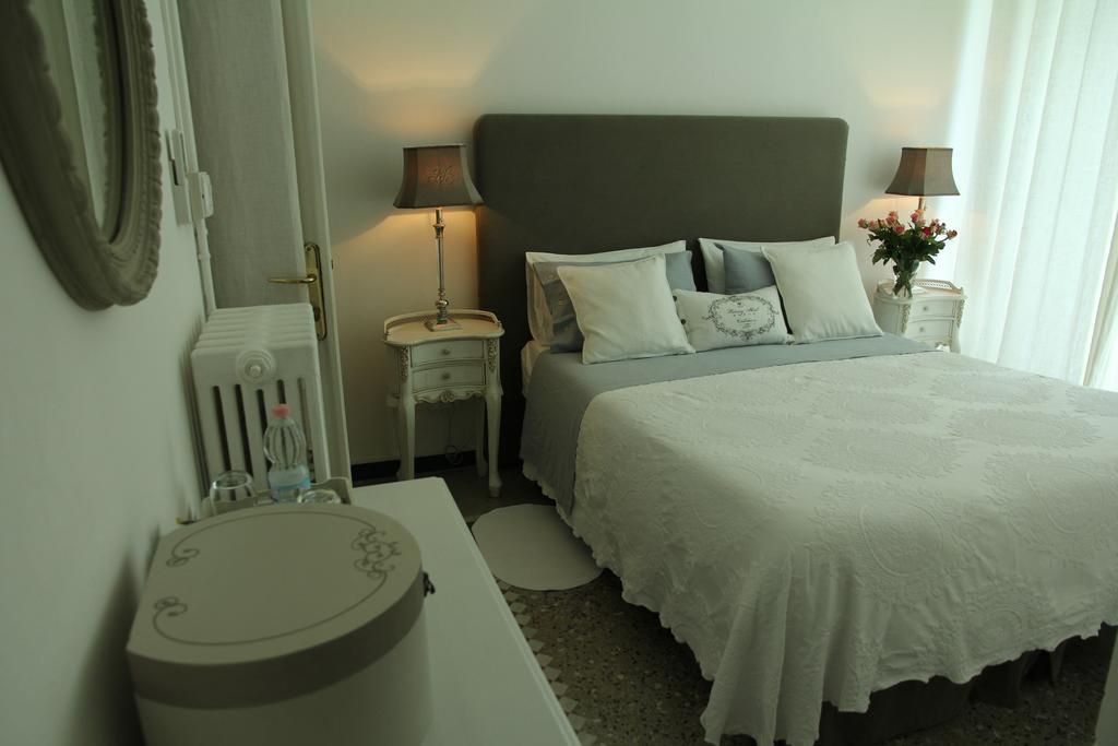 B&B Piazza Italia Σέστρι Λεβάντε Εξωτερικό φωτογραφία